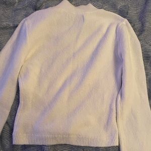 white hollister sweater